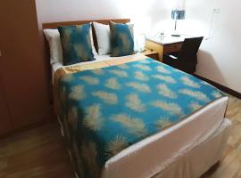 Jones Place Hotel，位于Candijay的酒店