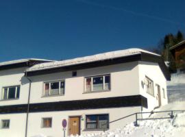 Berg & Skihütte -Schmittenhof，位于拉特恩斯Gapfohl附近的酒店