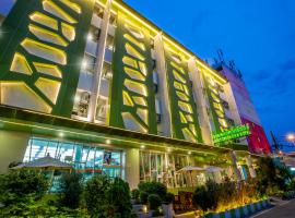 幸运翠景酒店，位于曼谷挽甲必县的酒店