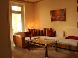 Apartment mit Gartenblick und kleines Apartment im 3 Familienhaus，位于鲁尔河畔米尔海姆的酒店