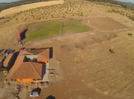 Willy's Country Club Cauquenes，位于Cauquenes的酒店