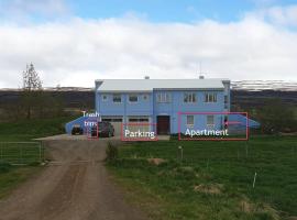 Peaceful farm apartment，位于Eiðar的酒店
