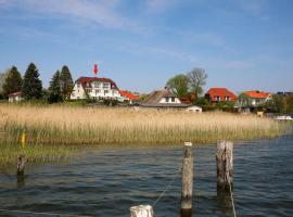 Ferienhaus Südblick am Yachthafen，位于布雷格的酒店