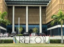 CozyStudio Trefoil Setia Alam