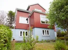 3 storey, 5 bedroom, 3 bathroom house in the center of Tórshavn