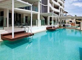 凯恩斯水边公寓，位于凯恩斯Cairns Aquarium附近的酒店