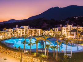 Estepona Holiday Hills，位于埃斯特波纳的带泳池的酒店