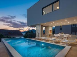 Villa Marulovo Hills，位于特罗吉尔的酒店