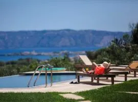 Agarathos Rooms with Pool - Kaliviani -On the road to Balos