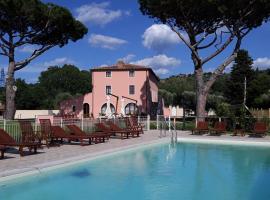 Le Bozze "Il Leccino" con piscina, WI-FI, posto auto，位于卡斯塔涅托卡尔杜奇的酒店