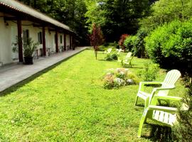 Logis Hotel Restaurant la Corniche des Cevennes，位于圣让迪加尔的酒店
