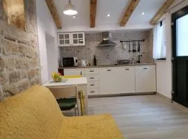 studio app Dea in the center