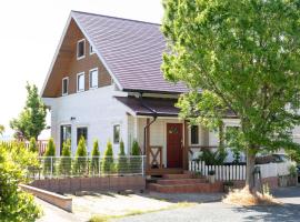 Keiko's Home Beautiful Resort Villa 20 min to Tenjin free park，位于Itoshima的酒店