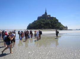 Gîte/Guest House close to the Mont Saint Michel，位于La Rochelle-Normande的酒店