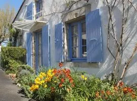 LA MAISON BLEUE