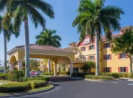 Hawthorn Extended Stay by Wyndham Naples