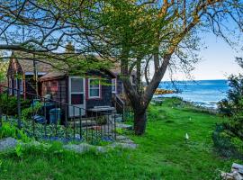 Rustic Rockport Cottage，位于罗克波特的乡村别墅