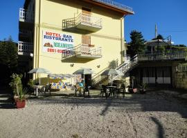 Hotel Miramonti，位于San Giacomo的酒店