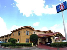 Motel 6-Garland, TX - Northeast Dallas，位于加兰的酒店