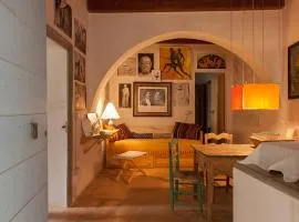 BORGO PETELIA, Casa Chiarotti, Antica casa con scala esterna