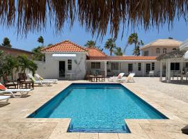 屠卡西塔阿鲁巴度假屋，位于棕榈滩的乡村别墅