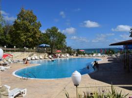 Ahilea Hotel - Free Pool Access，位于巴尔奇克的精品酒店
