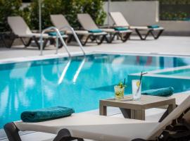 Petousis Hotel & Suites，位于阿默达拉-伊拉克利翁的酒店