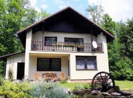 Spacious house at the gate of Giant Mountains，位于Víchová nad Jizerou的酒店