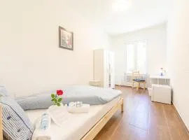 YELLOW INN - SIMPLE ROOMS -- OLMA Messen & Autobahn 1 Min, HSG 6 Min, Spital 7min, günstige Parkplätze