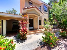 Beautiful property on Siesta Key，位于西耶斯塔岛的酒店