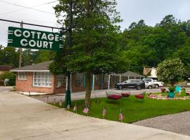 Dame Fortune's Cottage Court，位于温泉城的酒店