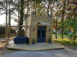 Le domaine des hauts de canche Magnifique Tiny house avec Spa，位于埃塔普勒的小屋