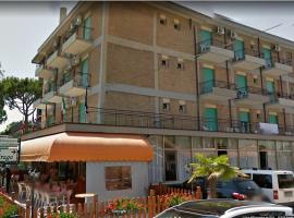 Hotel Mirage，位于利多迪耶索罗法罗区的酒店