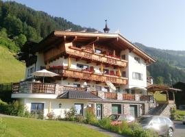 Tirol Appartement Haus Zillertal，位于齐勒河谷采尔Parklift附近的酒店
