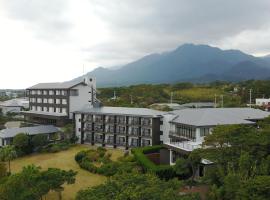 屋久岛绿色酒店，位于屋久岛屋久岛机场 - KUM附近的酒店