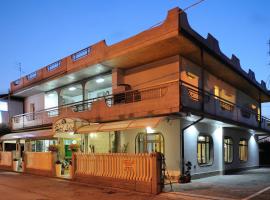 利迪娅酒店，位于阿尔巴·阿德里亚蒂卡的酒店