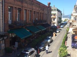 Cozy Guest House in Old Batumi，位于巴统的旅馆