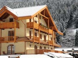 Holidays Dolomiti Apartment Resort，位于卡里索洛的酒店