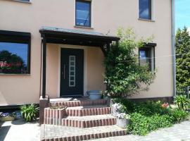 Ferienhaus am Park，位于Pegau的酒店