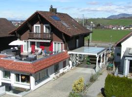 Pension Chalet Charme，位于Siebnen的酒店