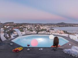 Uncle's House luxury Suites，位于阿达玛斯的带泳池的酒店