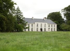 Grange Manor，位于BallyraggetIrish Fly Fishing and Shooting Museum附近的酒店