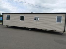 Caledonian Caravan，位于Jaywick Sands的酒店