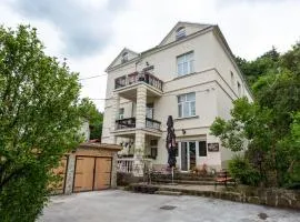 Apartments Ozren