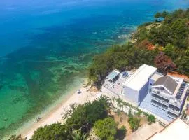 Studios Nautilus III