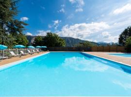 ULVF Le Domaine de l'Olivaie，位于Gilette的酒店