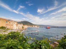 Seahouse Komiža，位于科米扎的家庭/亲子酒店