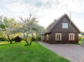 Jossi Holiday Home
