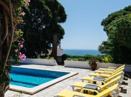 Great view to sea, villa with pool，位于塞勒玛的酒店