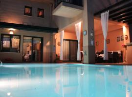 4-seasons pool villa near Meteora，位于特里卡拉的酒店